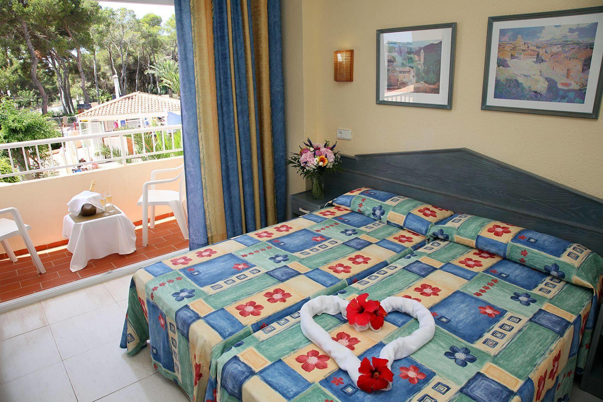 Invisa Ereso All Inclusive Es Cana Exteriör bild