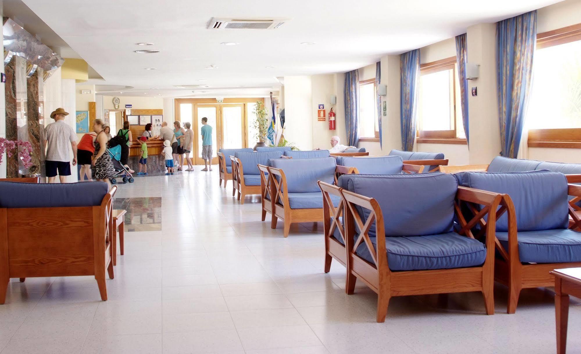 Invisa Ereso All Inclusive Es Cana Exteriör bild