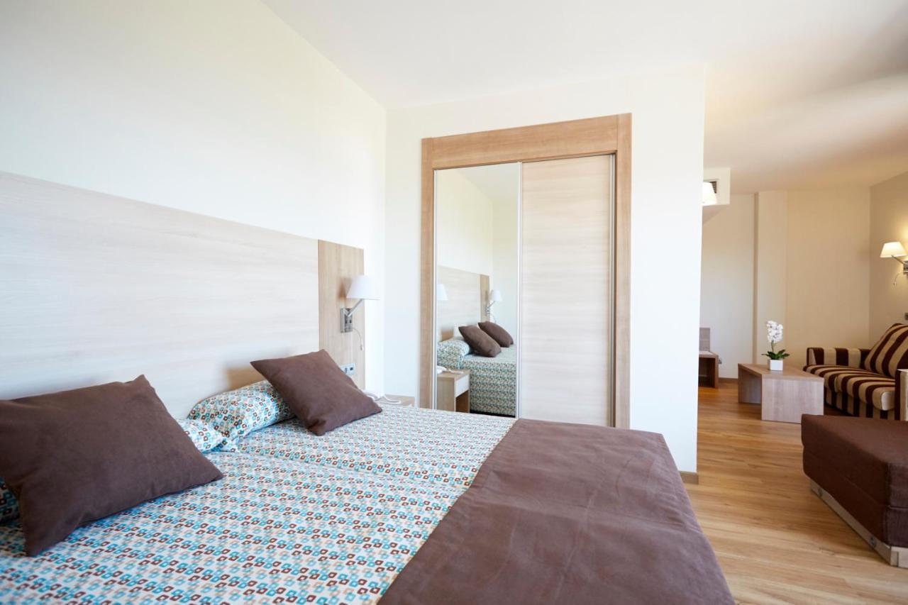 Invisa Ereso All Inclusive Es Cana Exteriör bild